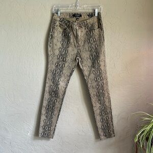 Judy‎ Blue skinny for animal snake print size 9/29 stretchy